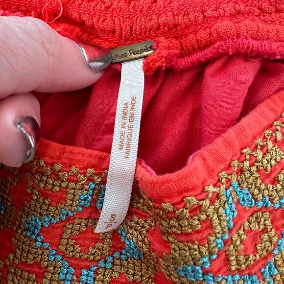 FREE PEOPLE | Red Crinkle Gauze Crochet Lace Trim Shorts Swim cover up | Small - Picture 5 of 5